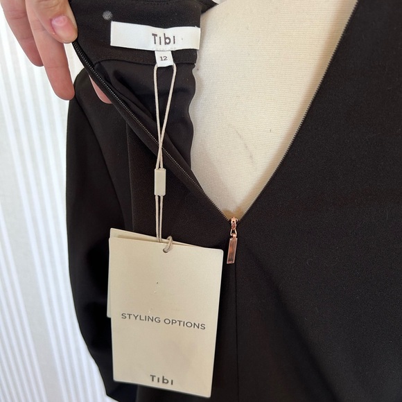 NWT Tibi Sculpted Sleeve Shift Dress in Black Women’s Size 12 $425 Retail - Picture 9 of 12